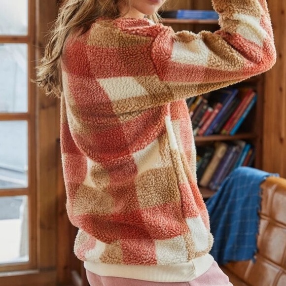Plaid Oversized Teddy Sweatshirt - Picture 6 of 6